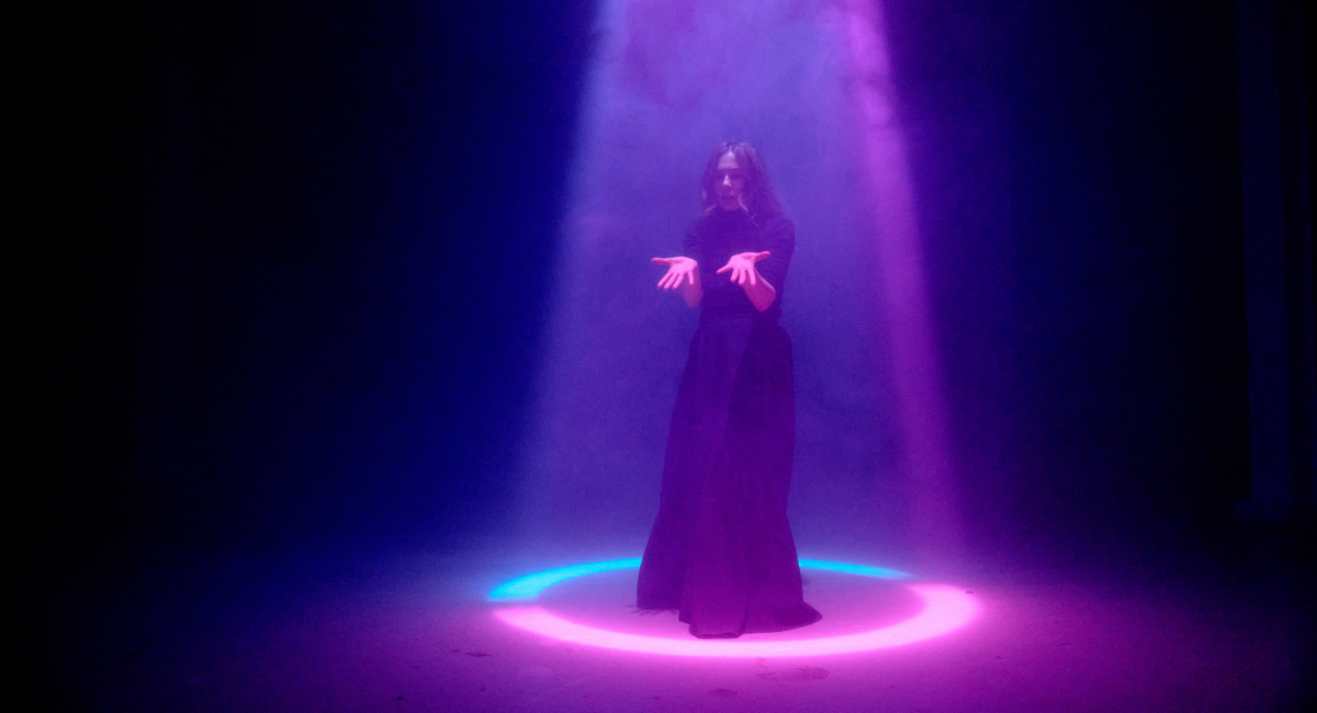 Где-то там на учебной сцене